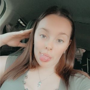 Meet your Posher, Maddy